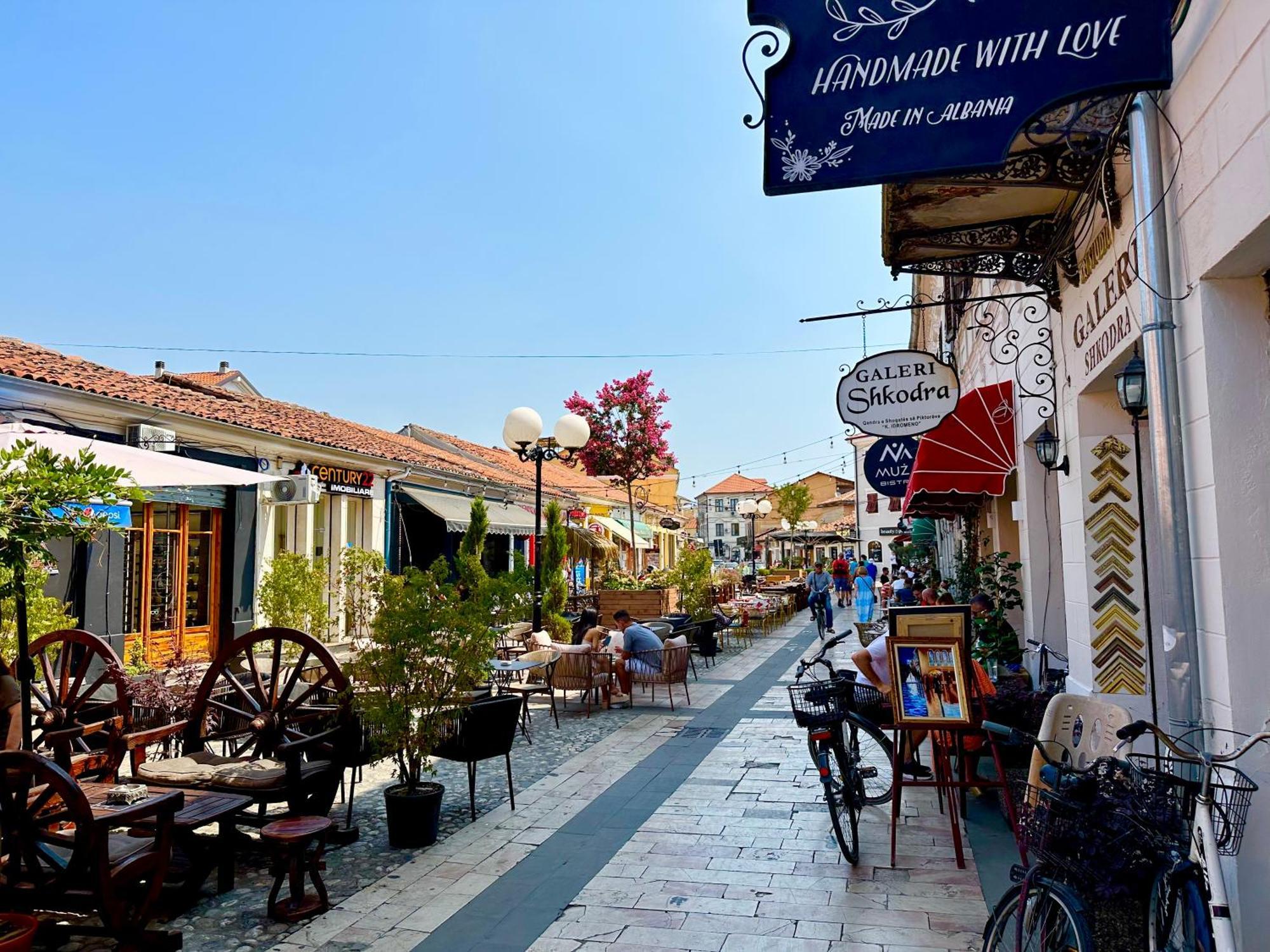 Js House Shkoder 1 Leilighet Eksteriør bilde
